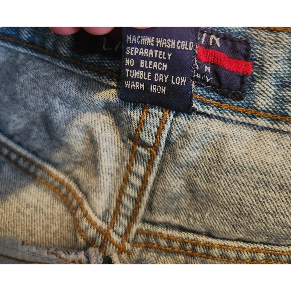 Vintage Mountain Lake Denim Shorts With Embroidered Southwestern Belt Size 10‎